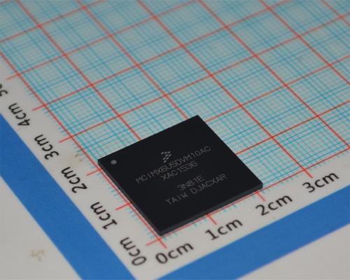 MCIMX6U5DVM10AC i.MX 6UltraLite 800MHz Cortex-A7 MPU 128KB L2 Cache 624-MAPBGA (21x21) -40°C do +105°C Optymalizowany dla przemysłu IoT
