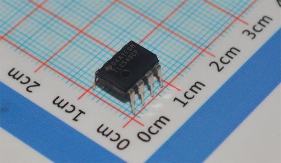 TLC549CP 8-bit ADC 40ksps 4MHz Clock Single Supply 3-6V DIP-8 ±0.5LSB INL Low Power <15mW -40°C to +85°C