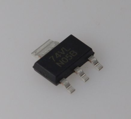 LM1117IMPX-3.3 3.3V Stała moc wyjściowa 800mA LDO Regulator Niski spadek (1.2V) Wysoka dokładność (±2%) Ochrona termiczna i prądu SOT-223 Pakiet Stabilny z kondensatorami ceramicznymi