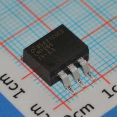 LM1085ISX-3.3 3,3V Stałe 3A Wyjście Niskiego Spadku Napięcia (1,5V) Zabezpieczenie Termiczne i Prądowe Obudowa TO-263 4,75V-15V Wejście Szybka Reakcja Temperatura Przemysłowa (-40°C do +125°C)