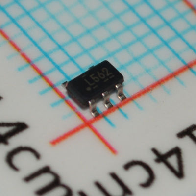 TPS560200DBVR 3.3V 0.6A Synchronous Buck Converter z 95% Efficiency 4.5-17V Input 1.2MHz Frequency Eco-mode Kompensacja wewnętrzna Soft Start i ochrona termiczna w pakiecie SOT-23