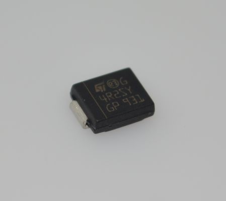 Bardzo szybki prostownik mocy 75ns STTH4R02SY 4A 200V Bardzo niskie Vf i Qrr Praca w wysokiej temperaturze Zgodny z AEC-Q101 Bez halogenów Odporny na ESD Obudowa DPAK