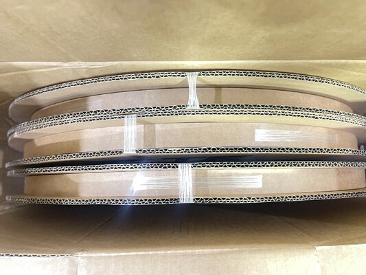 282403-1 8 Pozycja 2,5 mm Włókno-do-płyty pojemnik Crimp Obudowa Zamknięcie tarcia Polaryzowany UL 94V-0 4.5A Panel ratingowy montaż dla przemysłu i motoryzacji