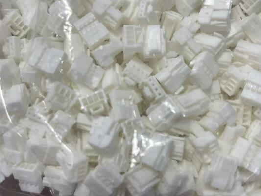 PARP-04V 4 Pozycja 2.0 mm Włącza do przewodów PA Series Receptacle Crimp Termination Positive Lock Compact 3A Rating 100V AC dla oświetlenia LED