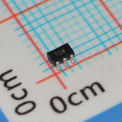 ADT6501SRJZP085RL7 Przełącznik termiczny 85°C ±1°C Dokładność 2.7V-5.5V SOT-23-5 10μA Niska moc AEC-Q100