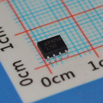 LT1792CS8 1.5A Regulator niskiego opuszczenia 3.3V/5V/ADJ 1V Opuszczenie ± 1% Dokładność SO-8 -40°C do +125°C Niski hałas