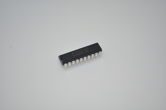 DAC0832LCN 8-Bit Multiplying DAC 1μs Settling Time ±10V Output 20mW Power DIP-20 0°C to +70°C