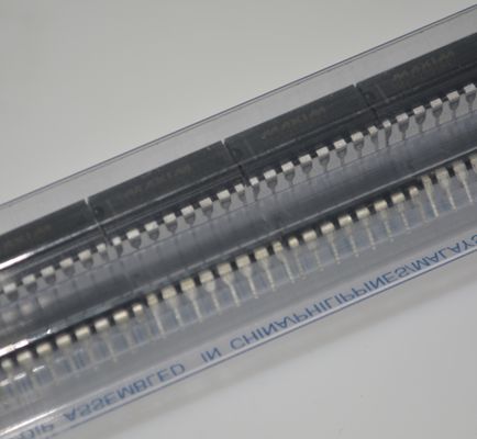 MAX3232CPE RS-232 Odbiornik ±15kV Ochrona ESD 3,0-5,5V Szerokie napięcie 1μA Niska moc 250kbps Prędkość przesyłu danych 2 sterowniki/2 odbiorniki Pakiet DIP-16 do komunikacji przemysłowej