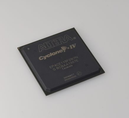 EP4CE115F29I7N Cyclone IV FPGA 114K LEs 3.9Mbit RAM 266MHz Prędkość 1.2V Core Voltage 622 I/O Pins PCIe Support Industrial Temp (-40°C do 100°C) RoHS Compliant 780-Pin FBGA Package
