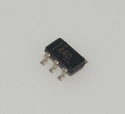 OPA340NA Single-Supply CMOS Op-Amp z częstotliwością 5.5MHz BW 2V/μs Slew Rate Rail-to-Rail I/O 750μA Quiescent Current 2.7-5.5V Operation SOT23-5 Package for Portable and Battery-Powered Apps