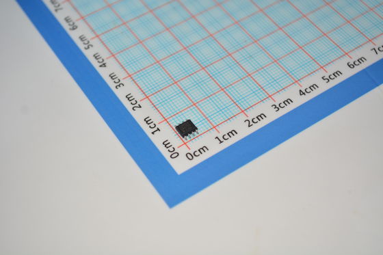 ADR02ARZ Precyzja 5.0V Referencja napięcia Ultra niskie hałasy 4μVpp 0.02% Dokładność początkowa 3ppm/°C Drift 10mA Wyjście 1,2V do 15V