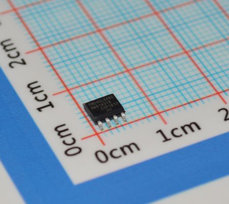FM24CL64B-GTR 64Kb I2C F-RAM z 100 bilionami cykli zapisu 150ns Czas dostępu 1MHz Prędkość 2,7 - 3,6 V Operacja Temperatura przemysłowa i 8-przewodów TSSOP
