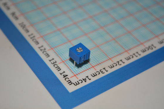 3362P-1-102LF Trimpot 1kΩ 10-obrot Precyzja potencjometru ±10% Tolerancja przez otwór Mount Cermet Element Niezawodna regulowalność Idealny do kalibracji i dostrojenia obwodu