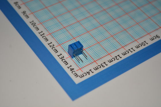 3362P-1-102LF Trimpot 1kΩ 10-obrot Precyzja potencjometru ±10% Tolerancja przez otwór Mount Cermet Element Niezawodna regulowalność Idealny do kalibracji i dostrojenia obwodu