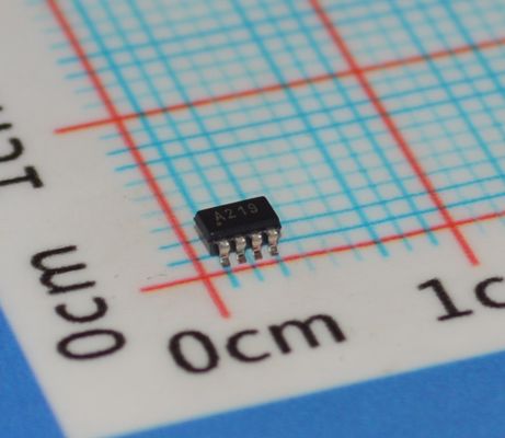 INA219AIDCNR Wysokoprzyzwoity Monitor Prądu/Mocy z Interfejsem I2C 0,1% Dokładność Zakres 26V, Niski Ofset Dwukierunkowe Wrażenie Małe SOT-23 Pakiet Programowalna kalibracja i Alerty