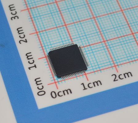 LPC2131FBD64/01,15 ARM7 MCU 32-bit RISC Core 64KB Flash 16KB RAM 60MHz Prędkość USB 2.0 2x UART 64-LQFP -40°C do +85°C Klasa przemysłowa