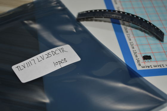 TLV1117LV25DCYR: LDO o stałym napięciu wyjściowym 2,5 V z prądem 1 A, niskim spadkiem napięcia (maks. 1,1 V), wysokim PSRR (65 dB), dokładnością 1%, stabilny z kondensatorami ceramicznymi, zabezpieczenie nadprądowe/termiczne w obudowie SOT-223