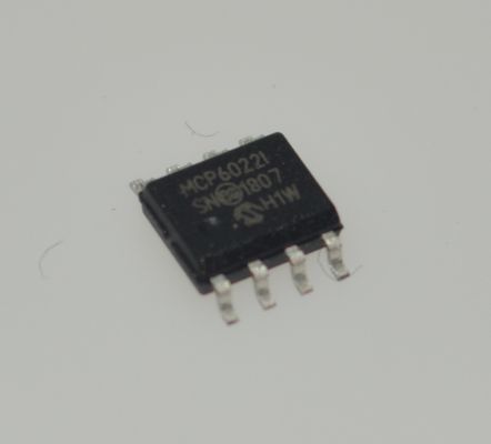 MCP6022-I/SN Podwójny wzmacniacz operacyjny 2.7-5.5V Szerokie napięcie 10MHz Pasmo przenoszenia 7V/µs Szybkość narastania 120dB CMRR Wejście/Wyjście Rail-to-Rail 0.9mA Niska moc Obudowa SOIC-8 Klasa przemysłowa