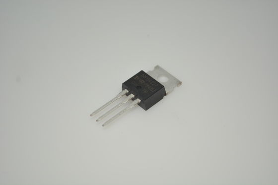 IRFB4227PBF 200V/195A MOSFET z ultra-niskim 4.5mΩ Rds ((on) TO-220 Pakiet Logic-Level Drive Avalanche Rated Fast Switching Wysoka wydajność Robust Design dla systemów sterowania silnikiem i zasilania