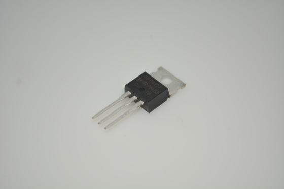 IRFB4227PBF 200V/195A MOSFET z ultra-niskim 4.5mΩ Rds ((on) TO-220 Pakiet Logic-Level Drive Avalanche Rated Fast Switching Wysoka wydajność Robust Design dla systemów sterowania silnikiem i zasilania