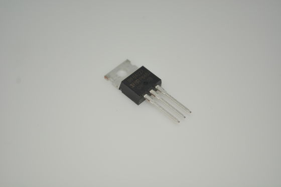 IRFB4227PBF 200V/195A MOSFET z ultra-niskim 4.5mΩ Rds ((on) TO-220 Pakiet Logic-Level Drive Avalanche Rated Fast Switching Wysoka wydajność Robust Design dla systemów sterowania silnikiem i zasilania