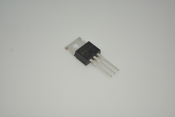 IRFB4227PBF 200V/195A MOSFET z ultra-niskim 4.5mΩ Rds ((on) TO-220 Pakiet Logic-Level Drive Avalanche Rated Fast Switching Wysoka wydajność Robust Design dla systemów sterowania silnikiem i zasilania