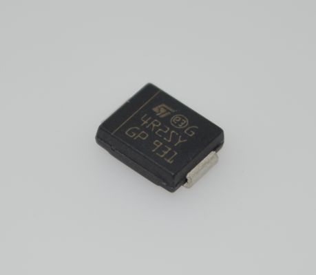 Bardzo szybki prostownik mocy 75ns STTH4R02SY 4A 200V Bardzo niskie Vf i Qrr Praca w wysokiej temperaturze Zgodny z AEC-Q101 Bez halogenów Odporny na ESD Obudowa DPAK