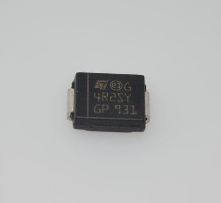 Bardzo szybki prostownik mocy 75ns STTH4R02SY 4A 200V Bardzo niskie Vf i Qrr Praca w wysokiej temperaturze Zgodny z AEC-Q101 Bez halogenów Odporny na ESD Obudowa DPAK