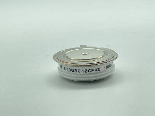 ST303C12CFK0 1200V 300A Moduł półmostkowy Niska Vce(sat) Niskie straty Odporność na zwarcie Zintegrowany NTC Dla napędów silnikowych i falowników przemysłowych