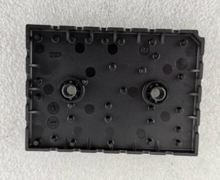 35ACC12F4V1 12V 3.5A Transistor PNP samochodowy Niski VCE (sat) 250mV Wysoki przyrost prądu SOT-223 Pakiet AEC-Q101 Kwalifikowany do zmiany obciążenia i sterowania silnikiem w pojazdach