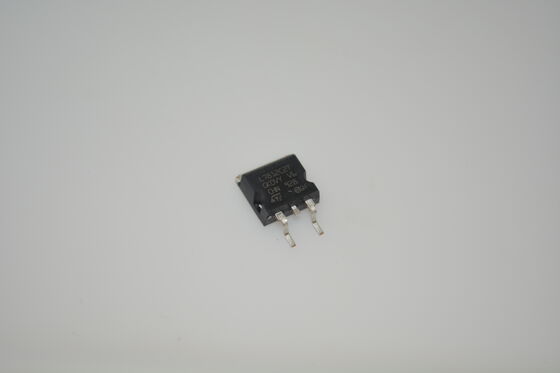 L7812CD2T 12V 1A Liniowy Regulator Napięcia Stałego Wyjścia Stałego Zabezpieczenie Termiczne Przed Przeciążeniem Zabezpieczenie Przed Zwarciem Ograniczenie Prądu Obudowa TO-263 Do Lokalnej Regulacji Zasilania