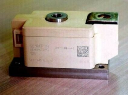 SKKE600/16 1600V 600A Moduł pojedynczej diody Ultra-niski spadek napięcia VF 1.5V Wysoki prąd udarowy 22kA SEMIPACK4 Izolowana podstawa Doskonałe odprowadzanie ciepła Wysoka niezawodność Certyfikat UL dla prostowników i spawarek