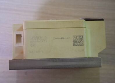 SKKE600/16 1600V 600A Moduł pojedynczej diody Ultra-niski spadek napięcia VF 1.5V Wysoki prąd udarowy 22kA SEMIPACK4 Izolowana podstawa Doskonałe odprowadzanie ciepła Wysoka niezawodność Certyfikat UL dla prostowników i spawarek