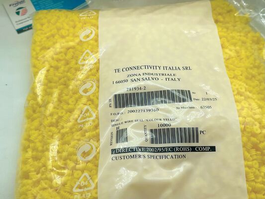 281934-2 2-pozycyjny złącznik typu header o rastrze 2,5 mm, kątowy, przelotowy, ekranowany, z blokadą cierną i polaryzacją, cynowany, do zastosowań przemysłowych i motoryzacyjnych