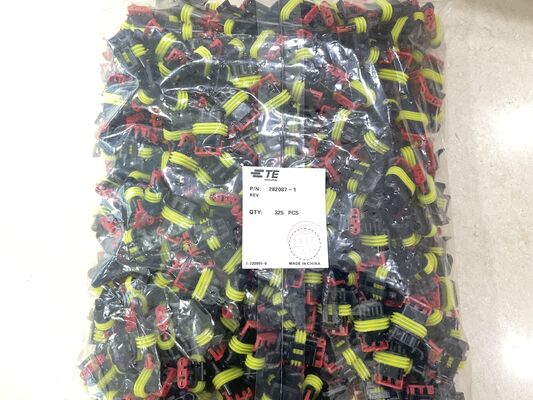 282087-1 4 Pozycja 2,5 mm Włókno-do-płyty pojemnik Krzyp obudowy tarcia zamka Panel montaż polaryzowany UL 94V-0 4.5A Klasyfikacja dla dystrybucji energii i przemysłu