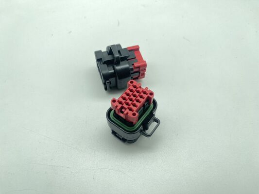 776273-1 3-pozycyjny złącznik typu header Wire-to-Board o rastrze 1,5 mm, pionowy do montażu przewlekanego, ekranowany, z blokadą i polaryzacją, prąd znamionowy 2A, do czujników samochodowych i przemysłowych