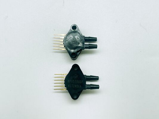 Czujnik ciśnienia różnicowego MPX5700DP, zakres 0 do 700kPa, dokładność 2,5%, wyjście 4,7V, kompensacja temperaturowa, wyjście analogowe, niezawodny do zastosowań przemysłowych