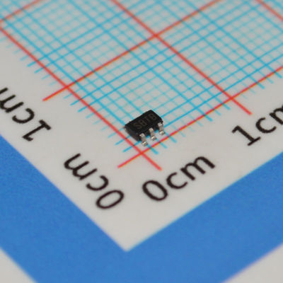 LM3671MF-ADJ 1MHz regulowany konwerter Buck 2.7-5.5V Wejście 600mA Wyjście SOT-23-5 90% Wydajność od -40°C do +85°C