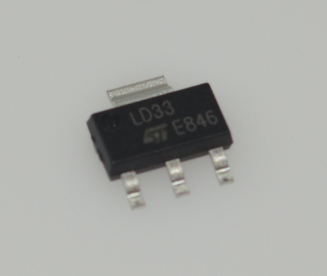 LD1117S33CTR 3.3V LDO Regulator napięcia z wyjściem 1A Niskie napięcie wyłączające Wysoka dokładność nadprądu i ochrona termiczna Stabilny z kondensatorami ceramicznymi SOT-223 Pakiet